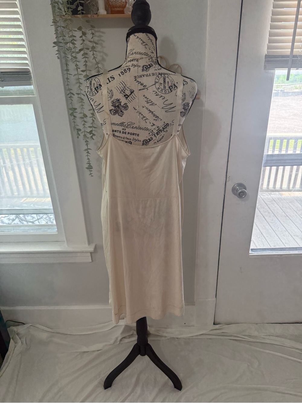 Vintage Cream Satin Slip with Lace-Trimmed Bust - Picture 4 of 7